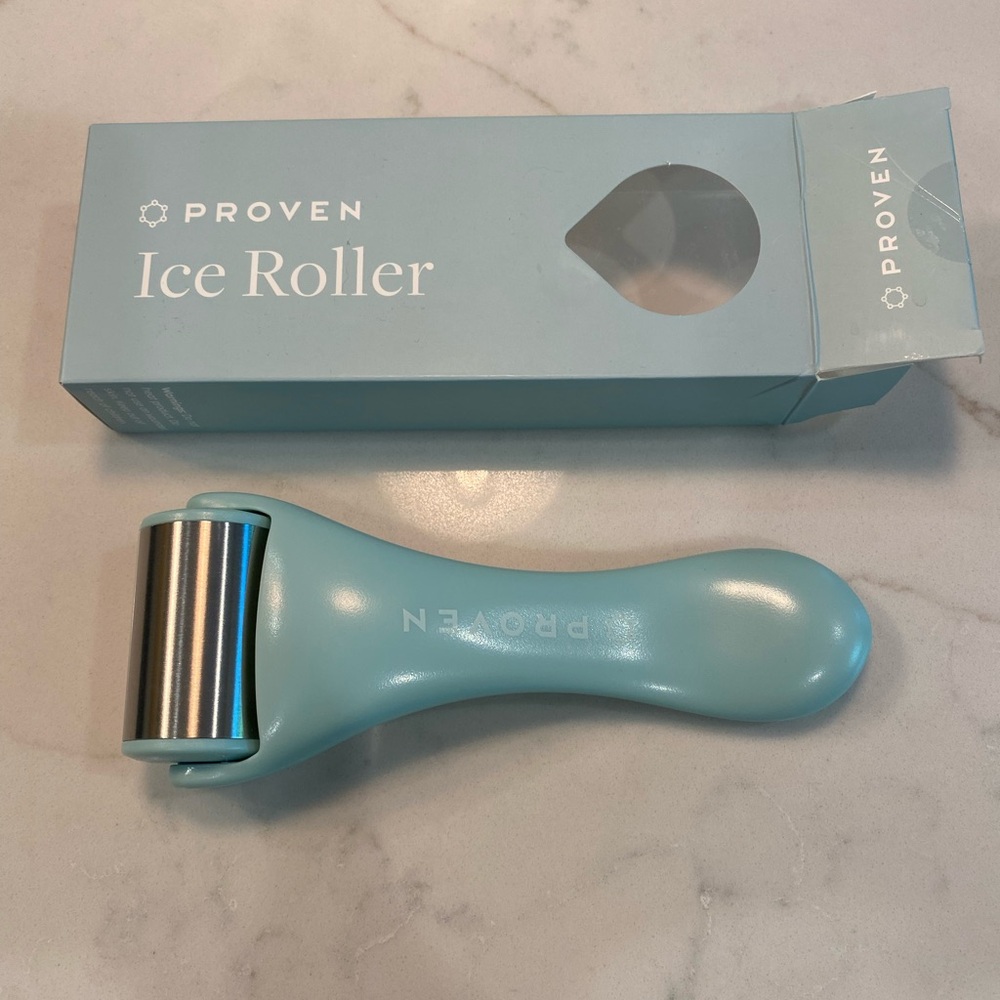 NWOT Proven Facial Ice Roller